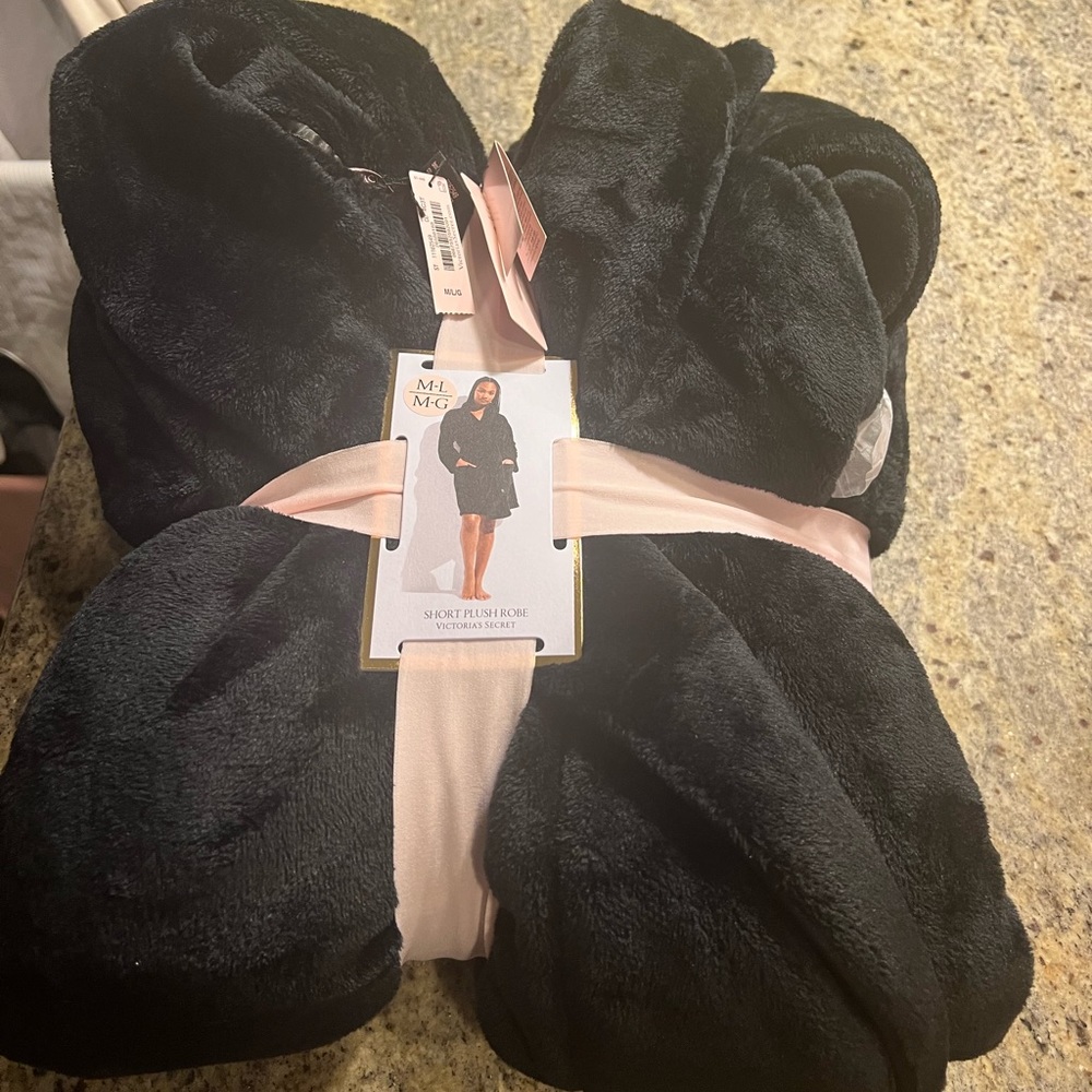 NWT Victoria Secret Plush  Robe